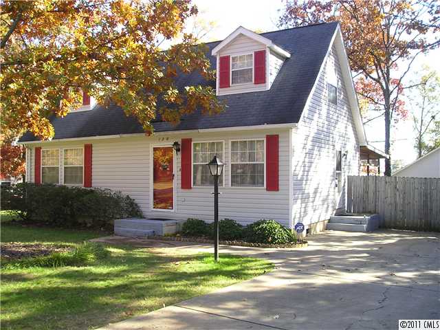 130 Forest Park, Matthews North Carolina 28104 - Price Reduced Single Family Home Real Estate